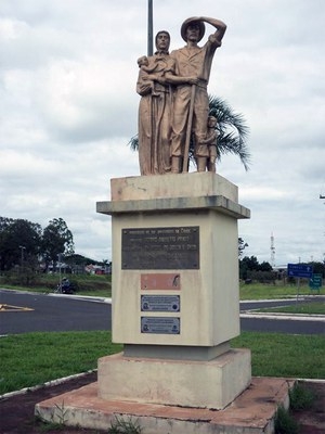 Turismo monumento-aos-pioneiros