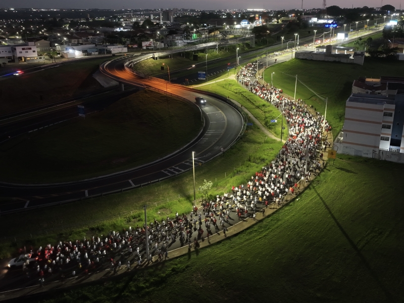 Noticia primeira-caminhada-da-divina-misericordia-reune-cerca-de-2-mil-peregrinos-em